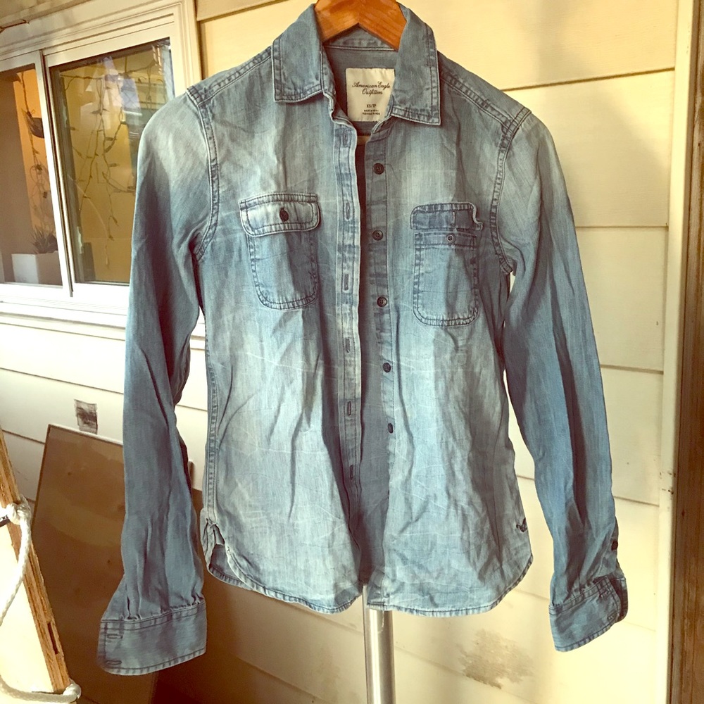 AMERICAN EAGLE Denim Button Down Shirt